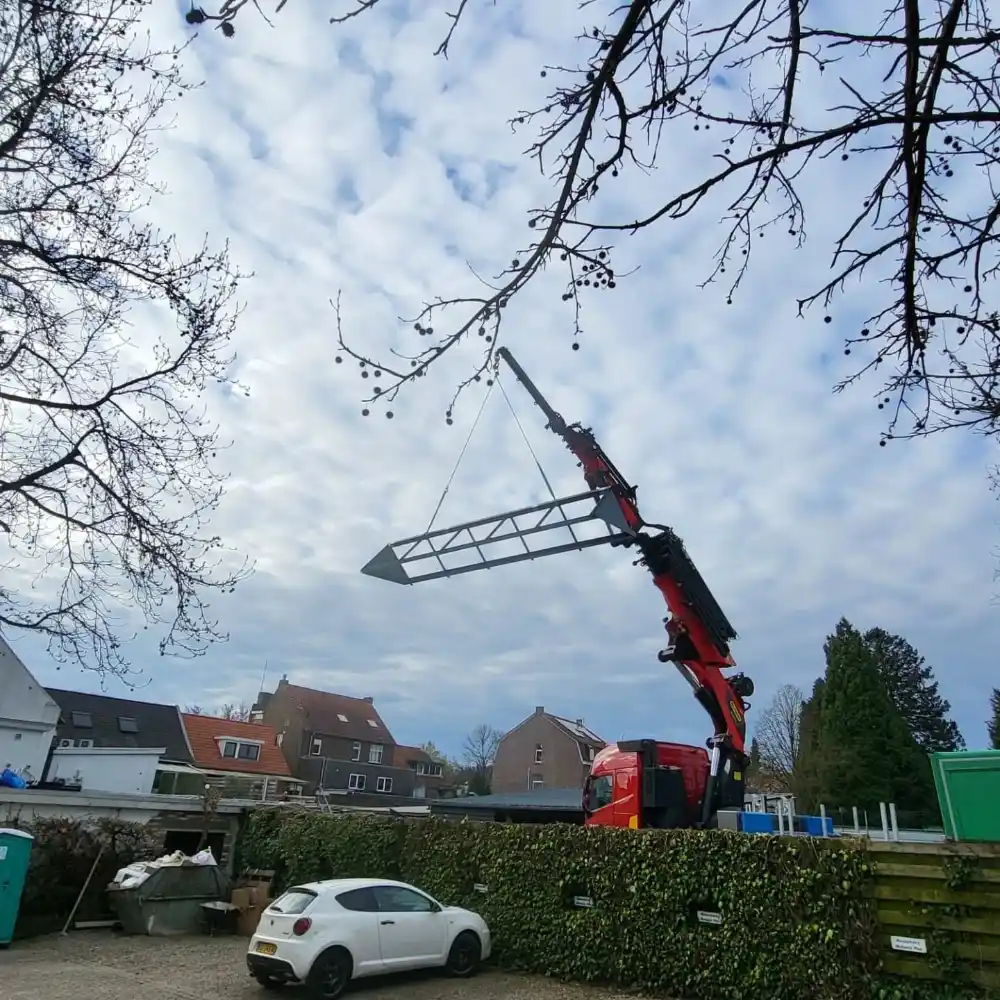 zwart gepoederlakte stalen muurleuning maastricht 01