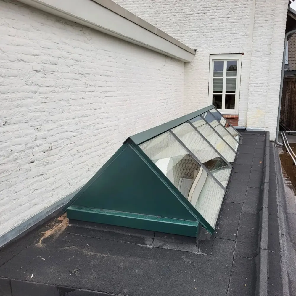 zwart gepoederlakte stalen muurleuning maastricht 01