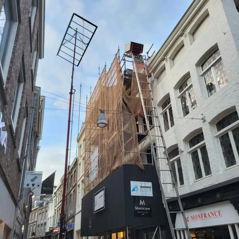 zwart gepoederlakte stalen muurleuning maastricht 01