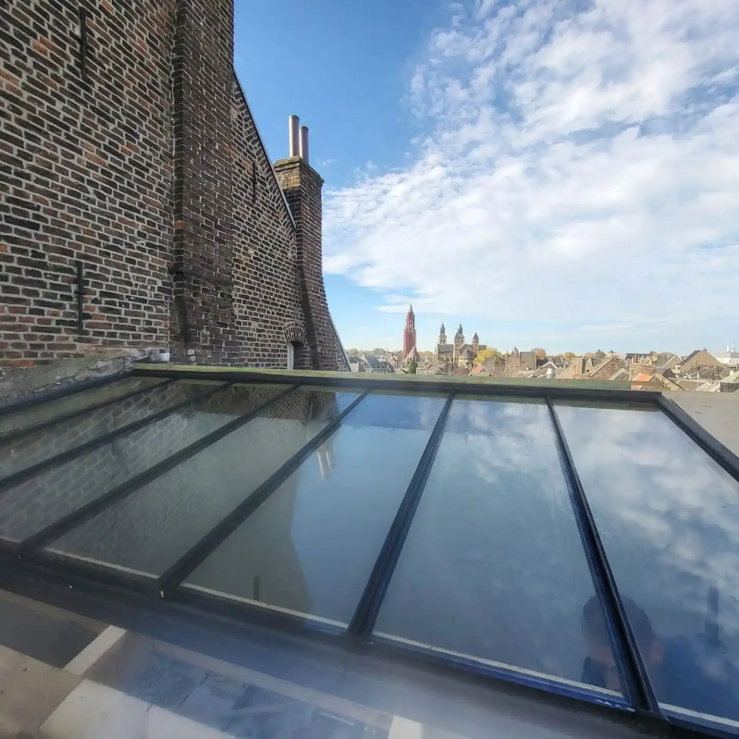 zwart gepoederlakte stalen muurleuning maastricht 01