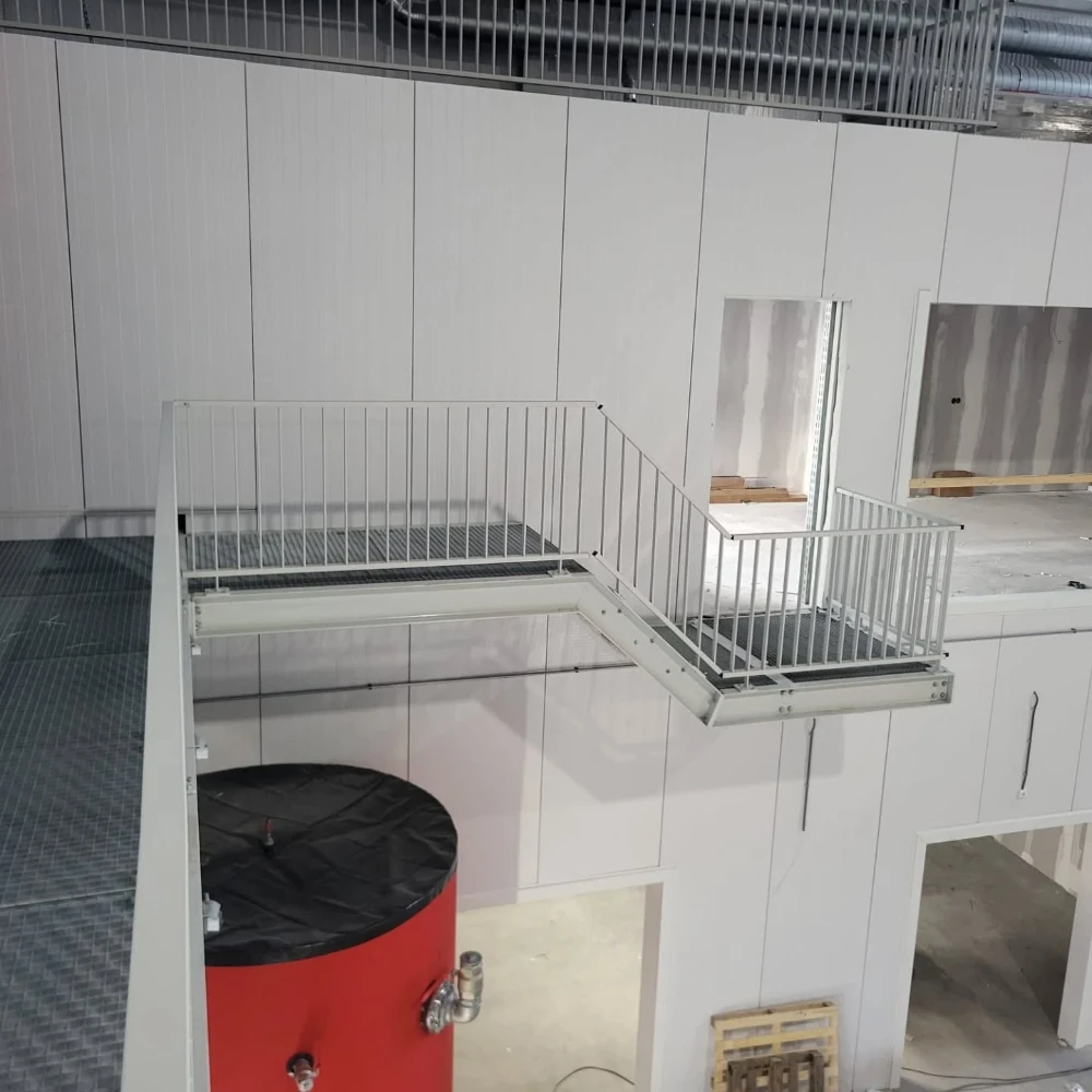 zwart gepoederlakte stalen muurleuning maastricht 01