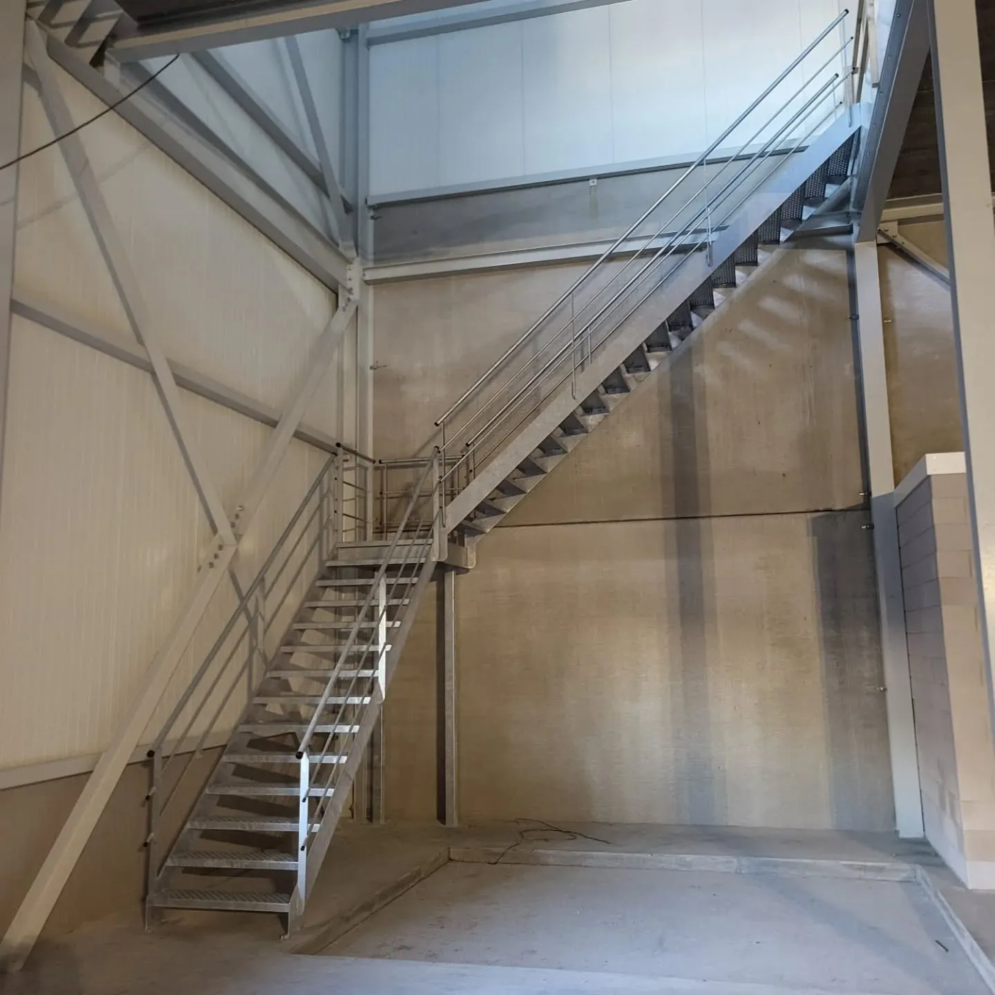 stalen bedrijfstrap nuenen 01