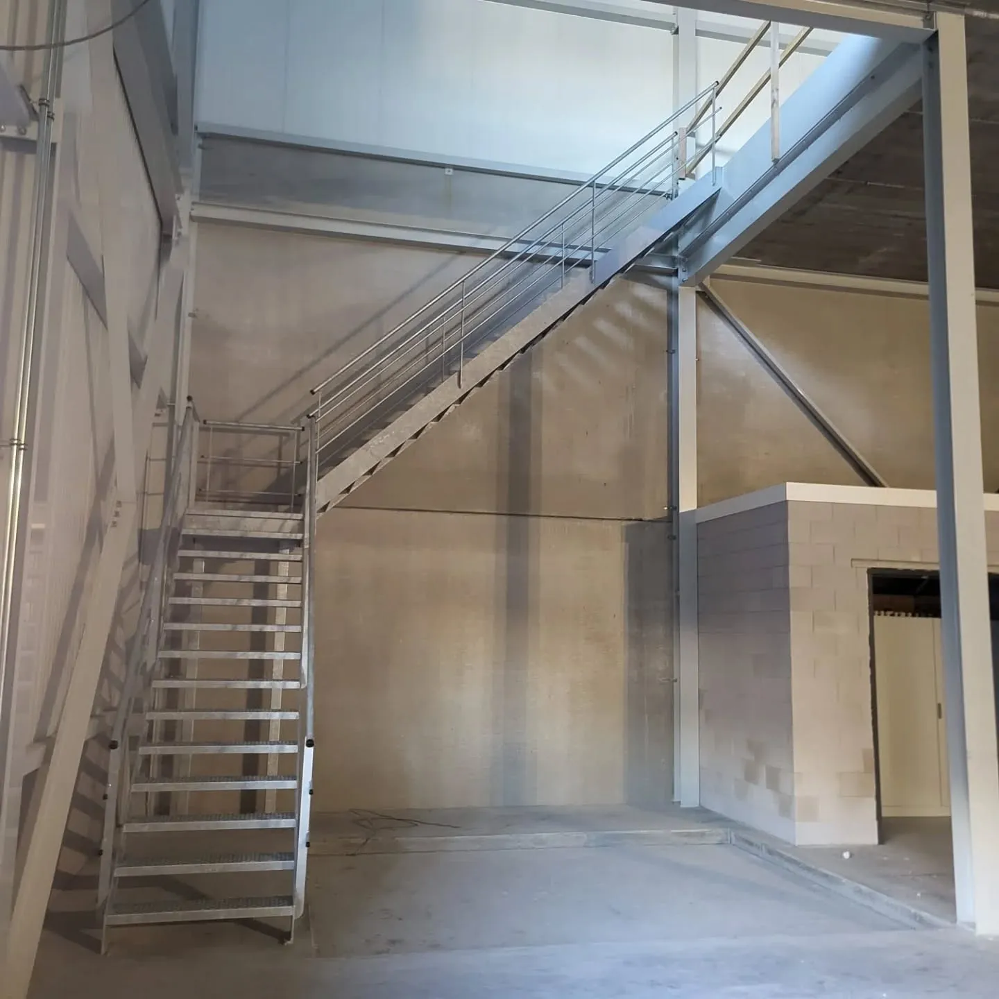 stalen bedrijfstrap nuenen 02