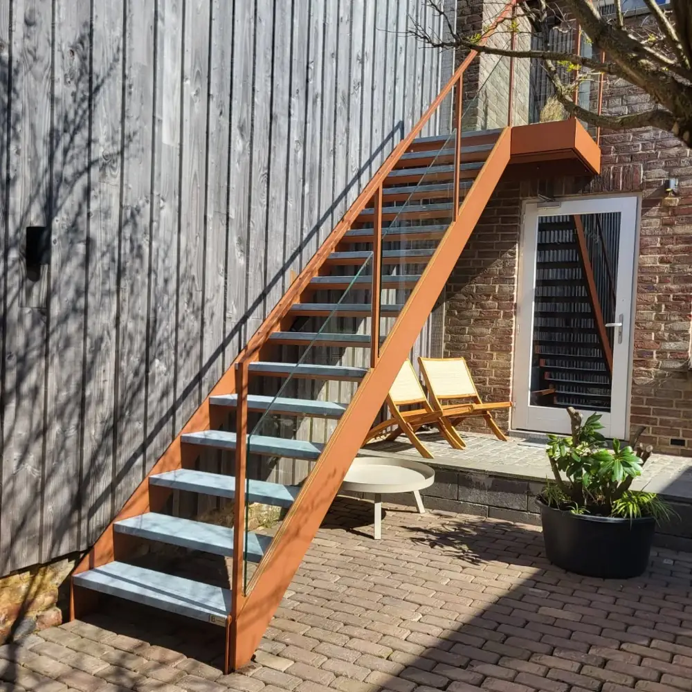 stalen lichtstraat stadsherberg Poshoorn Maastricht 6