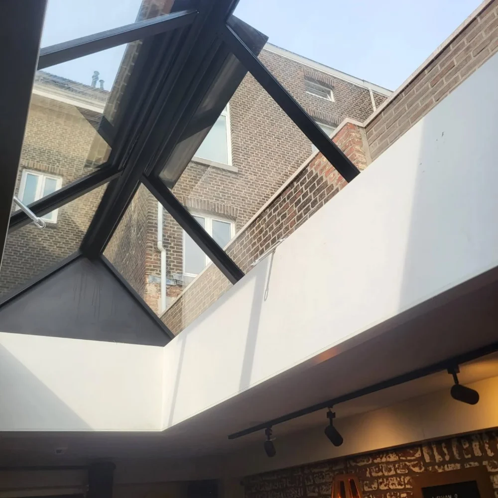 stalen lichtstraat stadsherberg Poshoorn Maastricht 6